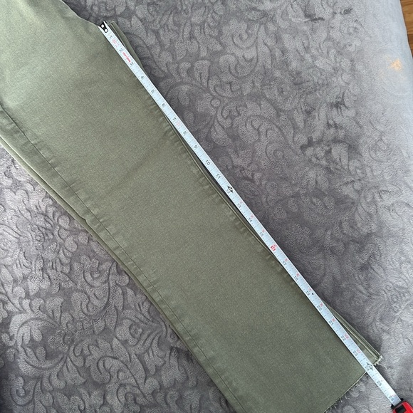 2 pair of pants and 1 shorts MAVI Set NWT jeans, joggers and shorts - Picture 9 of 15